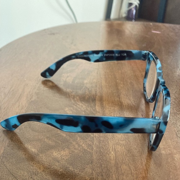 Betsey Johnson Blue Tortoise Lisa Readers Retro Cateye +2.00 - Picture 4 of 6